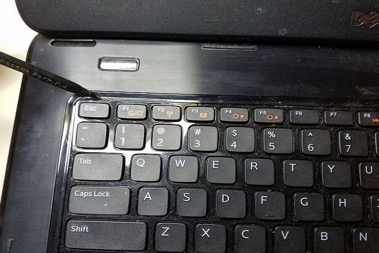 DELL M5040 Keyboard Release
